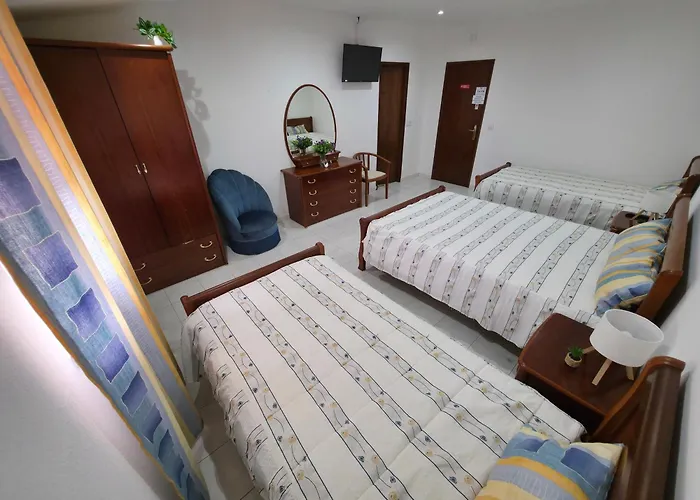 Alojamentos Altamira *